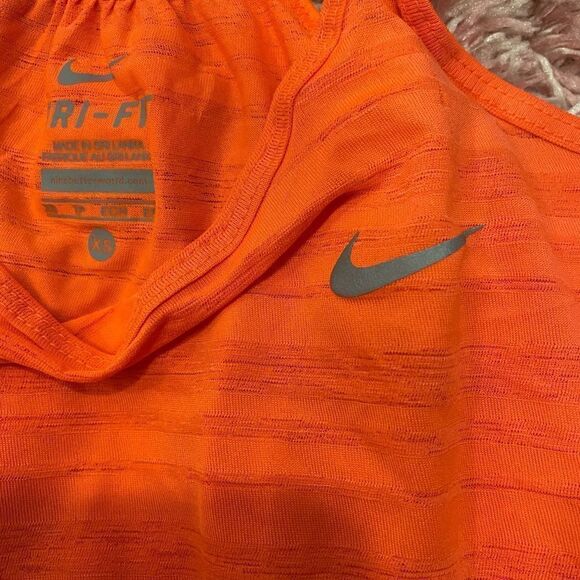 Nike tank top  - Picture 2 of 3